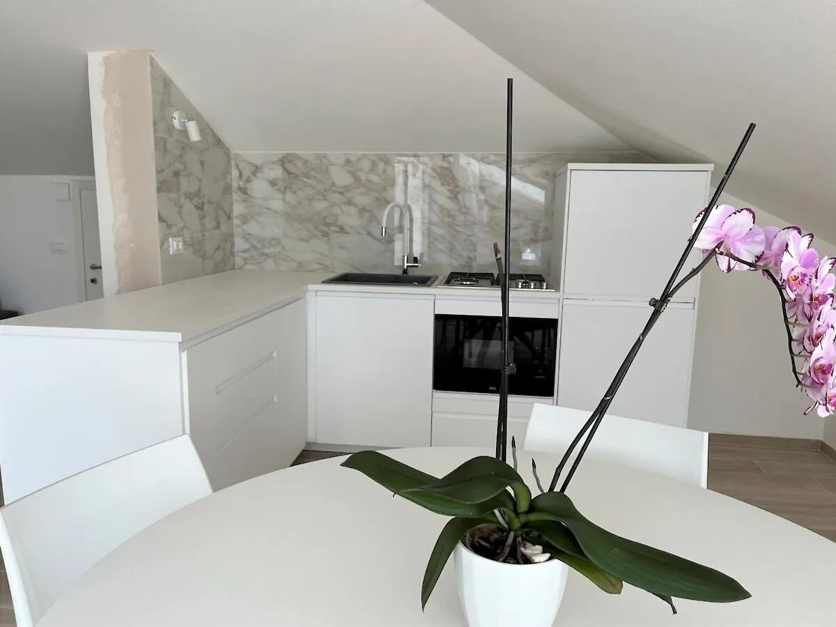 דירות פסקיארה דל גארדה Attico Lilium